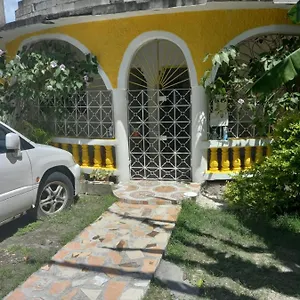 fay-guest-house.comcaribbean.com/